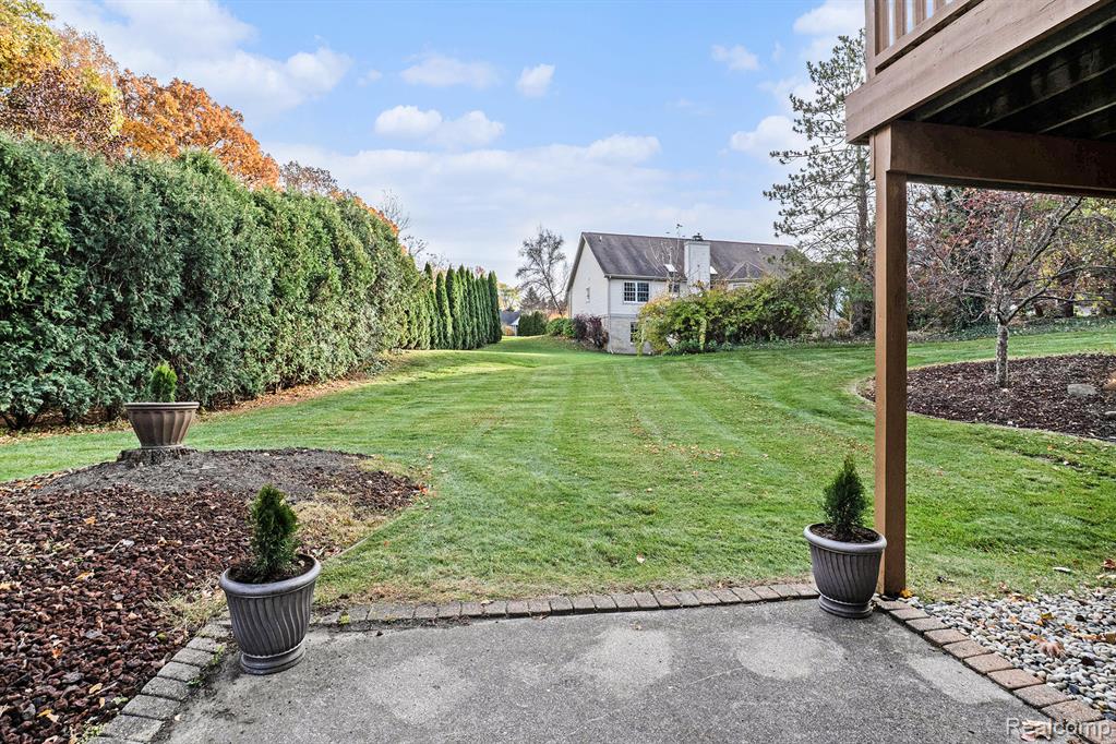 4019 Pine Ridge Court, Fenton, MI 48430 — Photo 40