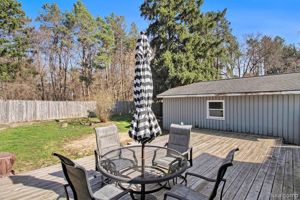 5951 Flemings Lake Road, Clarkston, MI — Photo 14
