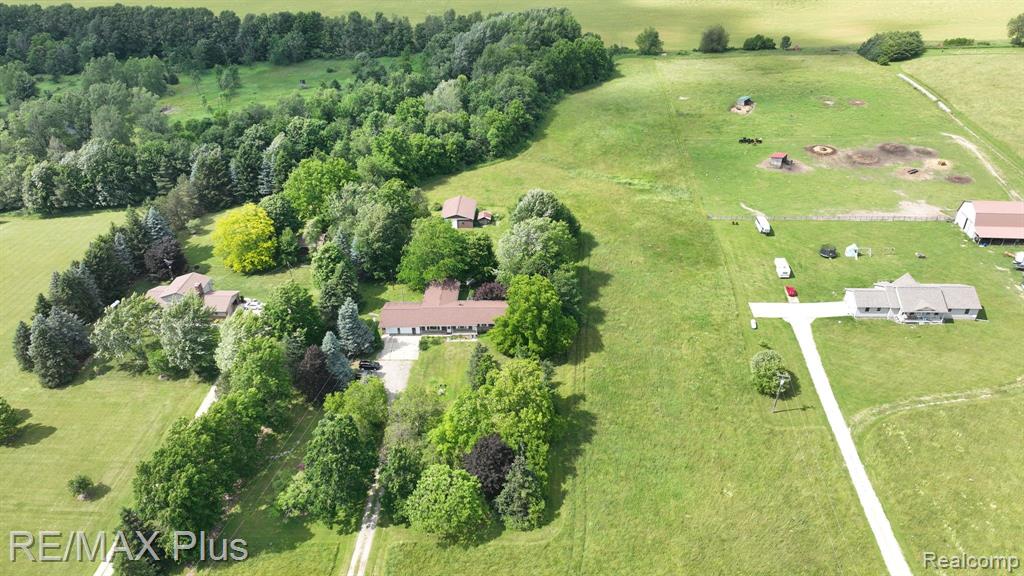 5253 BURNSIDE Road, North Branch, MI 48461 — Photo 2