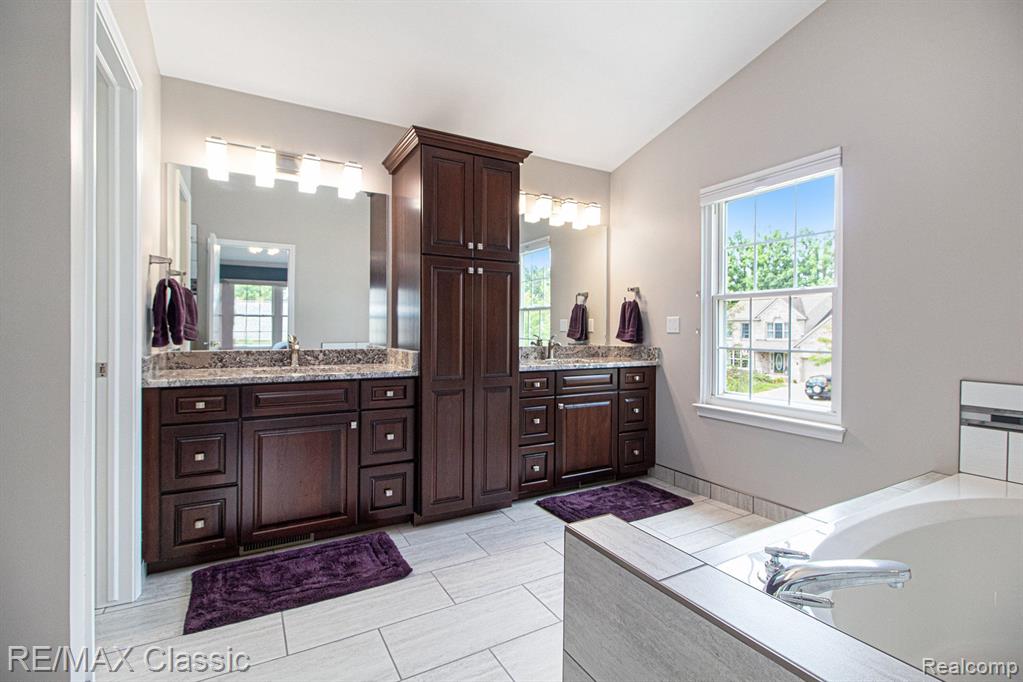5867 HATHAWAY Road, Canton, MI 48187 — Photo 27