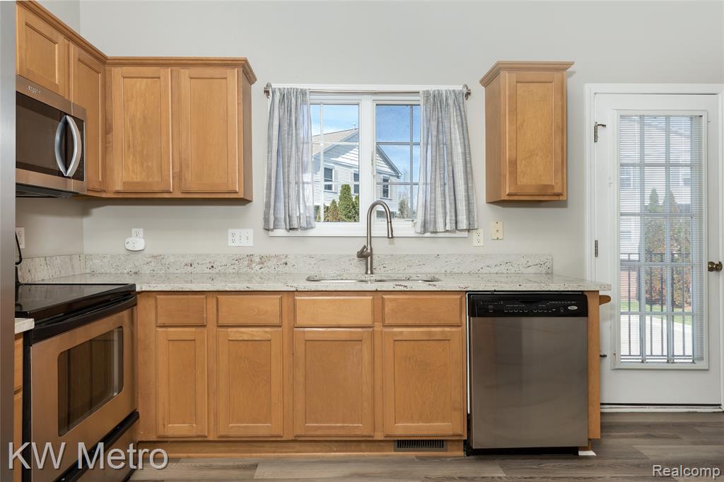 788 EAGLE Drive, Fenton, MI 48430 — Photo 13