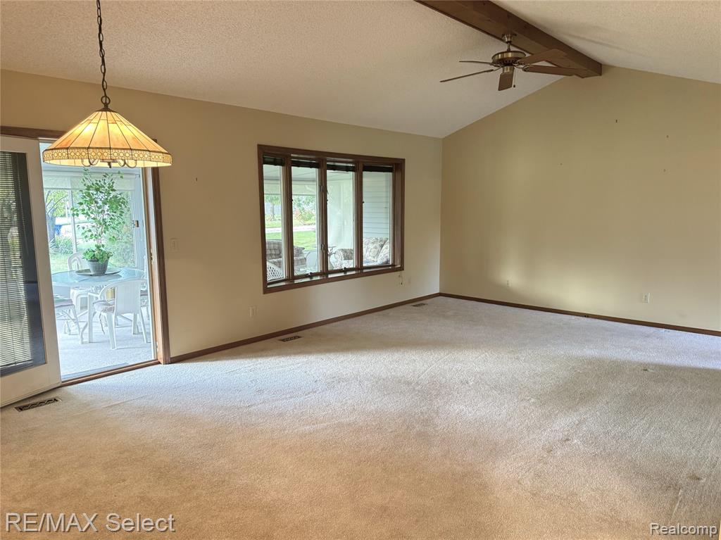 6060 Oak Creek Drive, Swartz Creek, MI 48473 — Photo 5