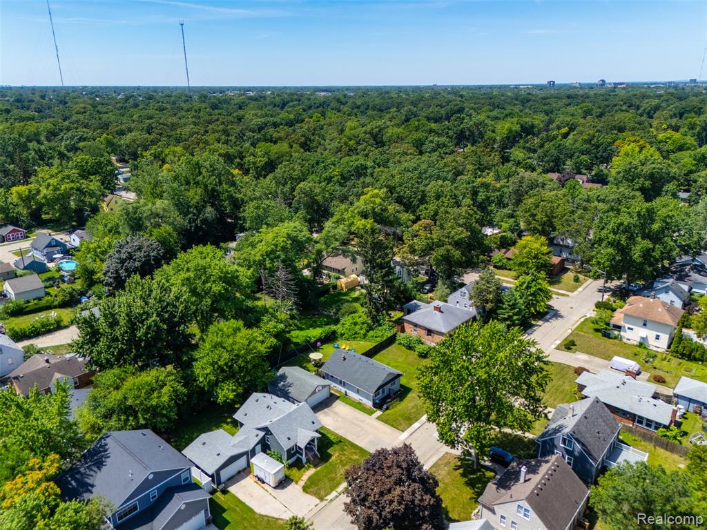 8431 Roseland Court, Oak Park, MI 48237 — Photo 32