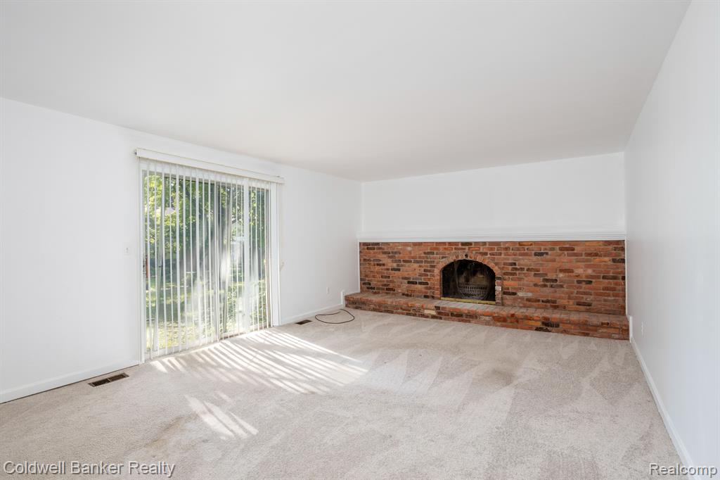 5310 HERTFORD Drive, Troy, MI 48085 — Photo 13