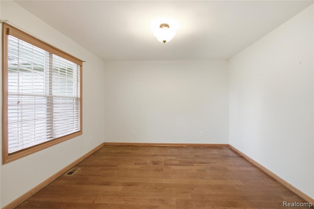 504 Overland Court, Oxford, MI 48371 — Photo 7