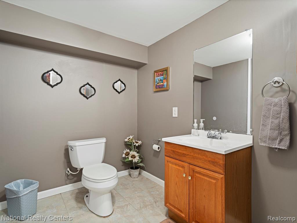 46369 SPRINGHILL Drive, Shelby Twp, MI 48317 — Photo 24