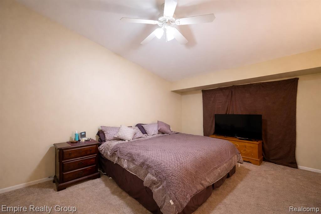 12330 Hickory E, Utica, MI 48315 — Photo 16