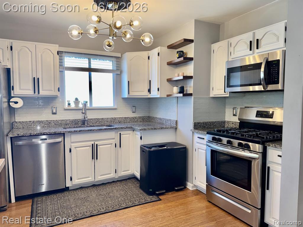 311 W Brockton Avenue, Madison Heights, MI 48071 — Photo 20