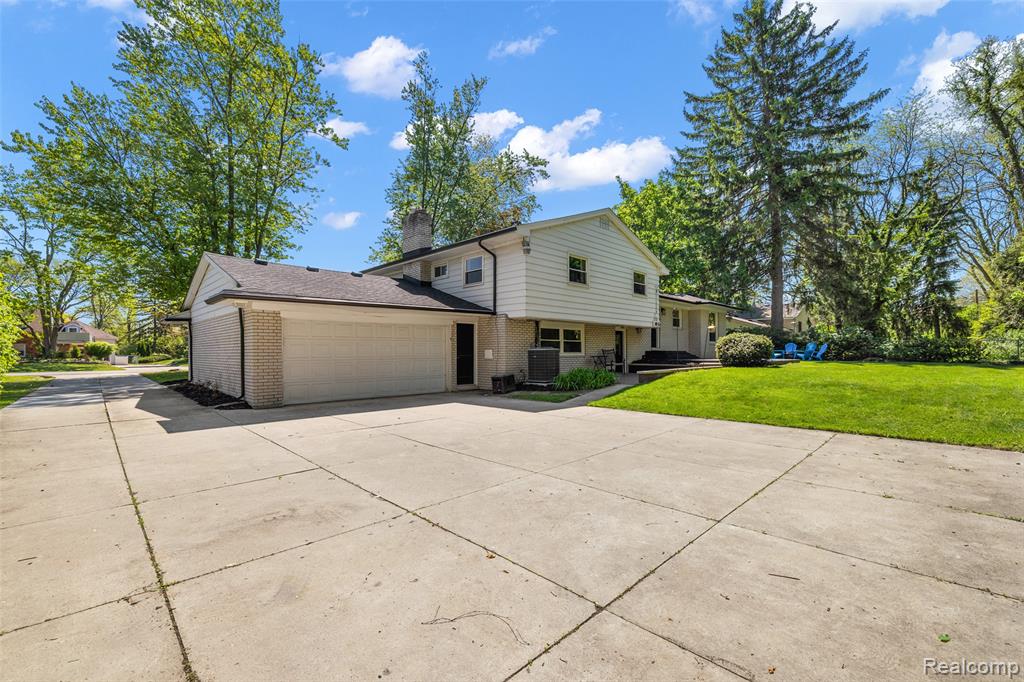 6804 Spruce Drive, Bloomfield Hills, MI 48301 — Photo 26