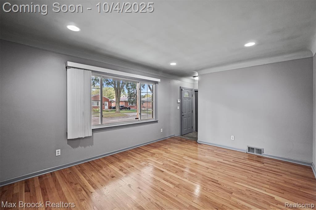 8282 Nightingale Street, Dearborn Heights, MI 48127 — Photo 4