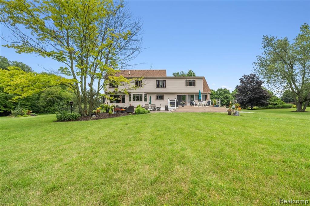 125 Olde Franklin Drive, Howell, MI 48855 — Photo 8