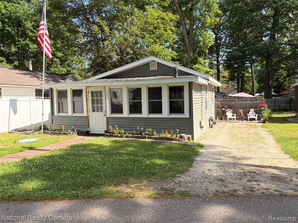 2025 Parkwood Court, Brooklyn, MI 49230