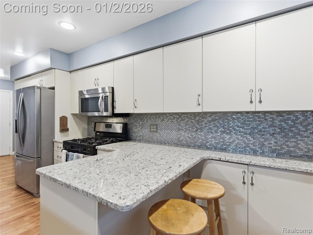 8967 Briarwood Drive, Plymouth, MI 48170 — Photo 16