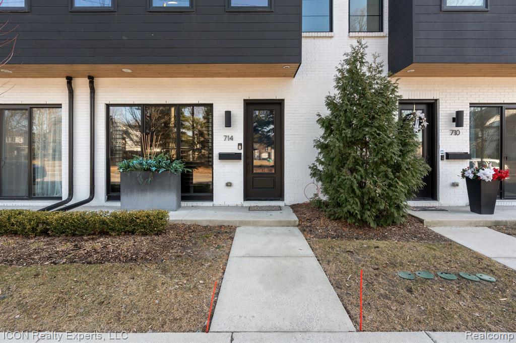 714 E PARENT Avenue, Royal Oak, MI 48067 — Photo 5