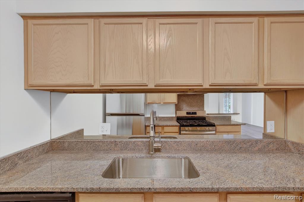 2037 E Franklin Drive, Canton, MI 48187 — Photo 28