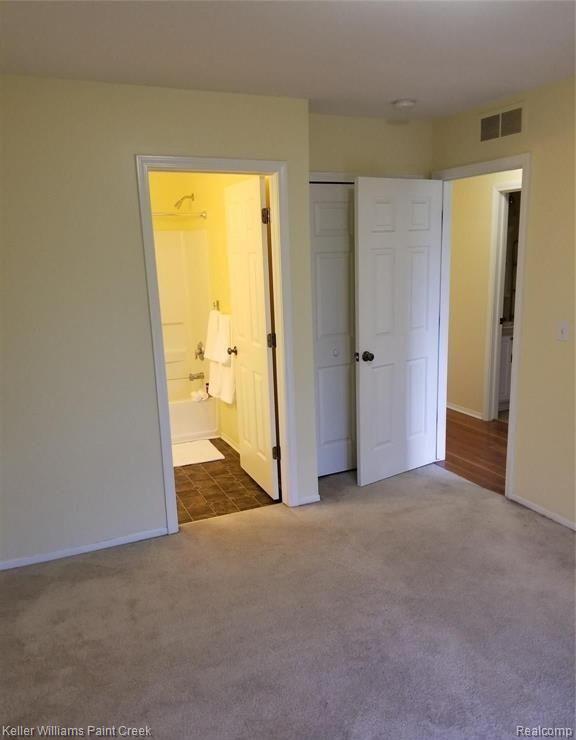 230 PARK GREEN Drive, Lake Orion, MI 48362 — Photo 8