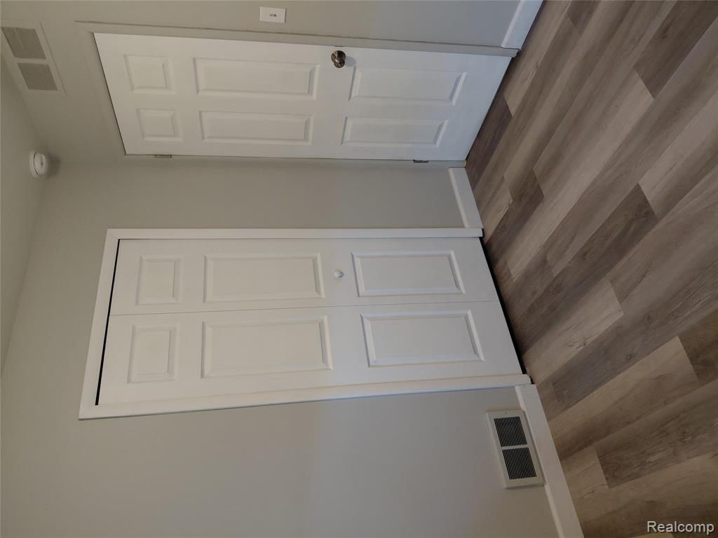 513 S Hawthorne Street, Westland, MI 48186 — Photo 15