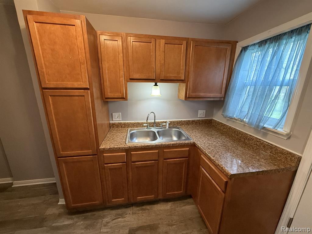 24414 W Chicago, Redford, MI 48239 — Photo 8