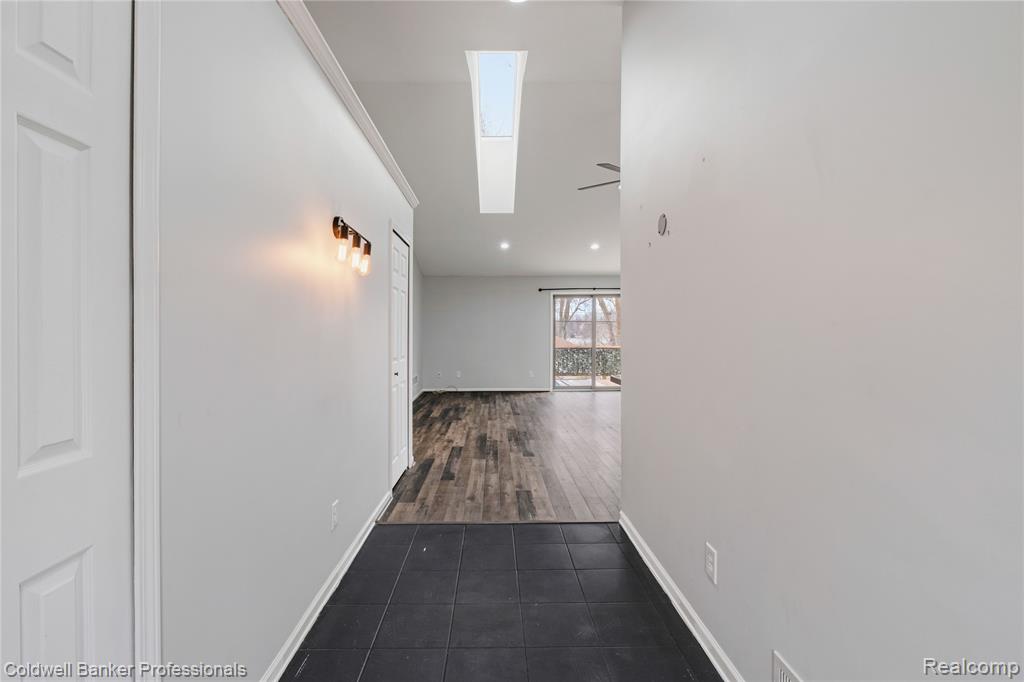 4015 Green Lake Road, West Bloomfield, MI 48324 — Photo 4