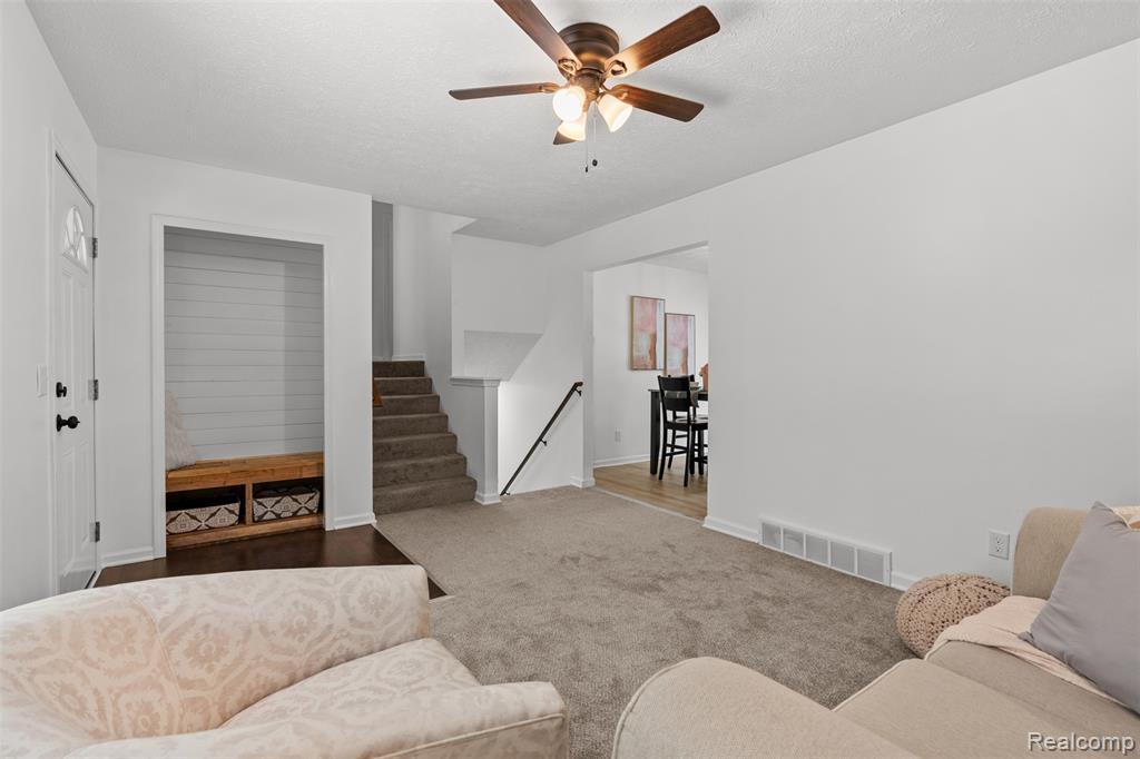 640 N Madison Street, Perry, MI 48872 — Photo 7