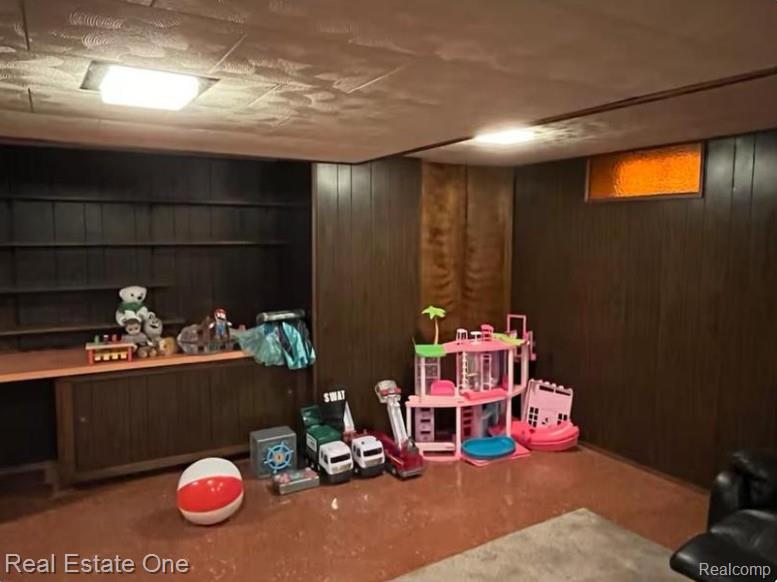 8443 RIVERDALE Street, Dearborn Heights, MI 48127 — Photo 13