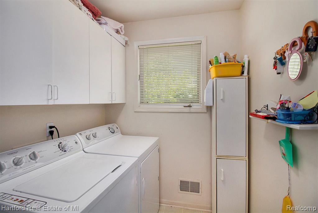 929 Winding Way, Milford, MI 48381 — Photo 33