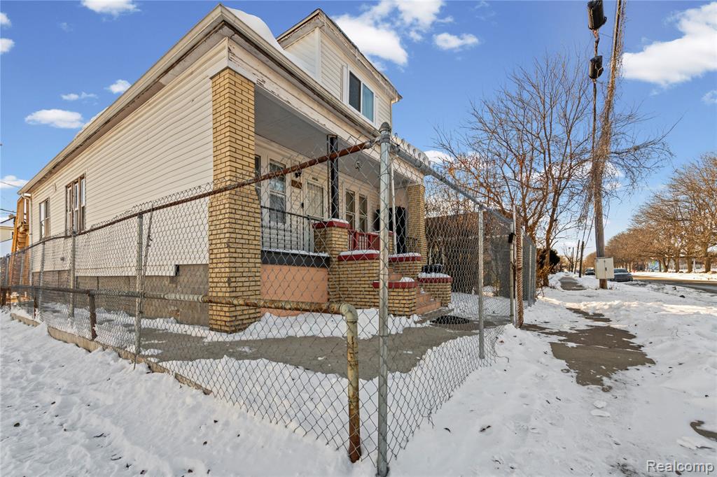 4590 Charles Street, Hamtramck, MI 48212 — Photo 2