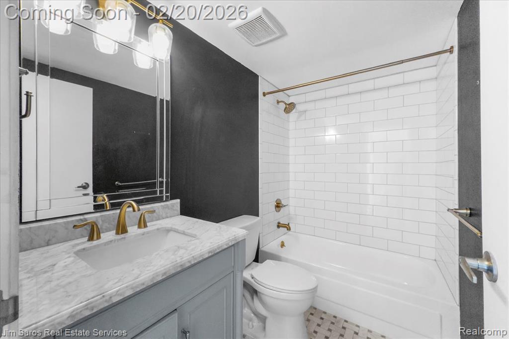 250 E Harbortown Drive, 607, Detroit, MI 48207 — Photo 16