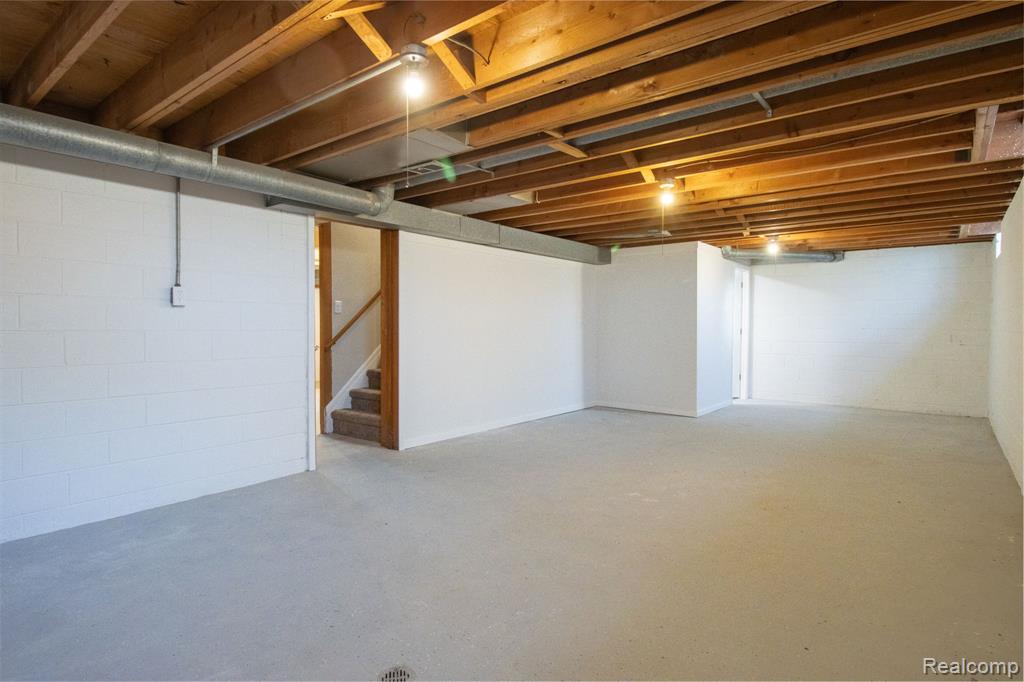 30705 Longfellow Avenue, Madison Heights, MI 48071 — Photo 22