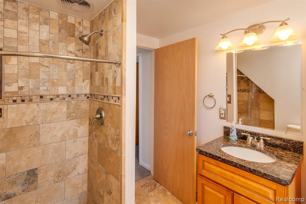 44850 ECORSE Road, Belleville, MI 48111 — Photo 22