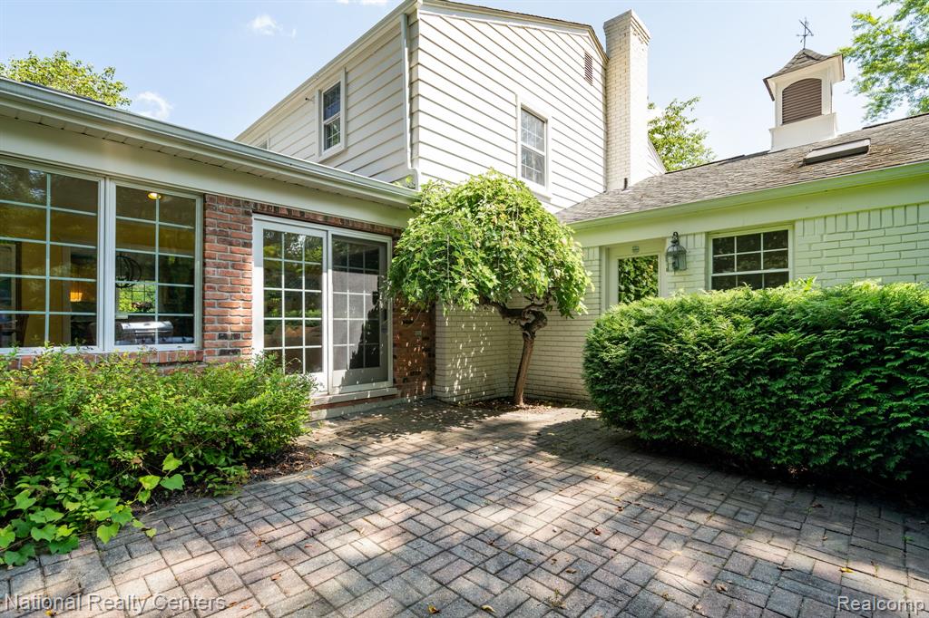 31467 Old Cannon Road, Beverly Hills, MI 48025 — Photo 3