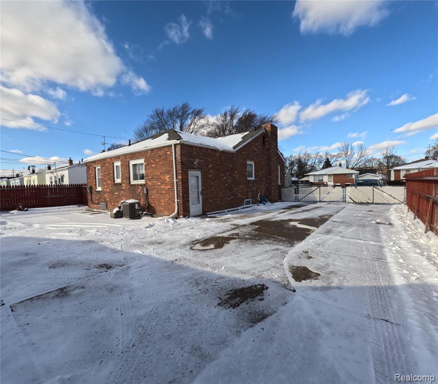 6876 Continental Avenue, Warren, MI 48091 — Photo 5