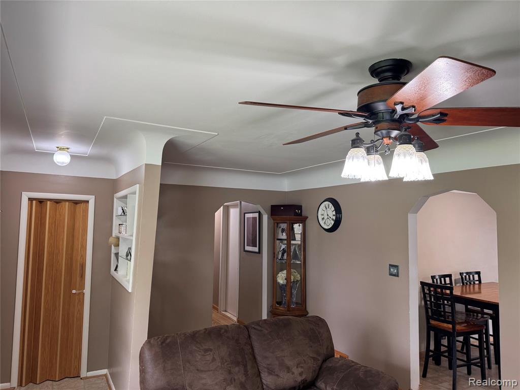 4550 Maeder Street, Shelby Twp, MI 48316 — Photo 12
