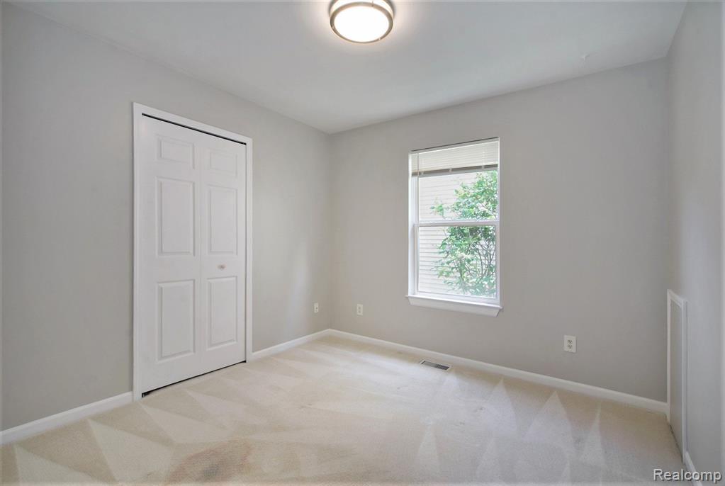 3381 CROMWELL Road, Ann Arbor, MI 48105 — Photo 16