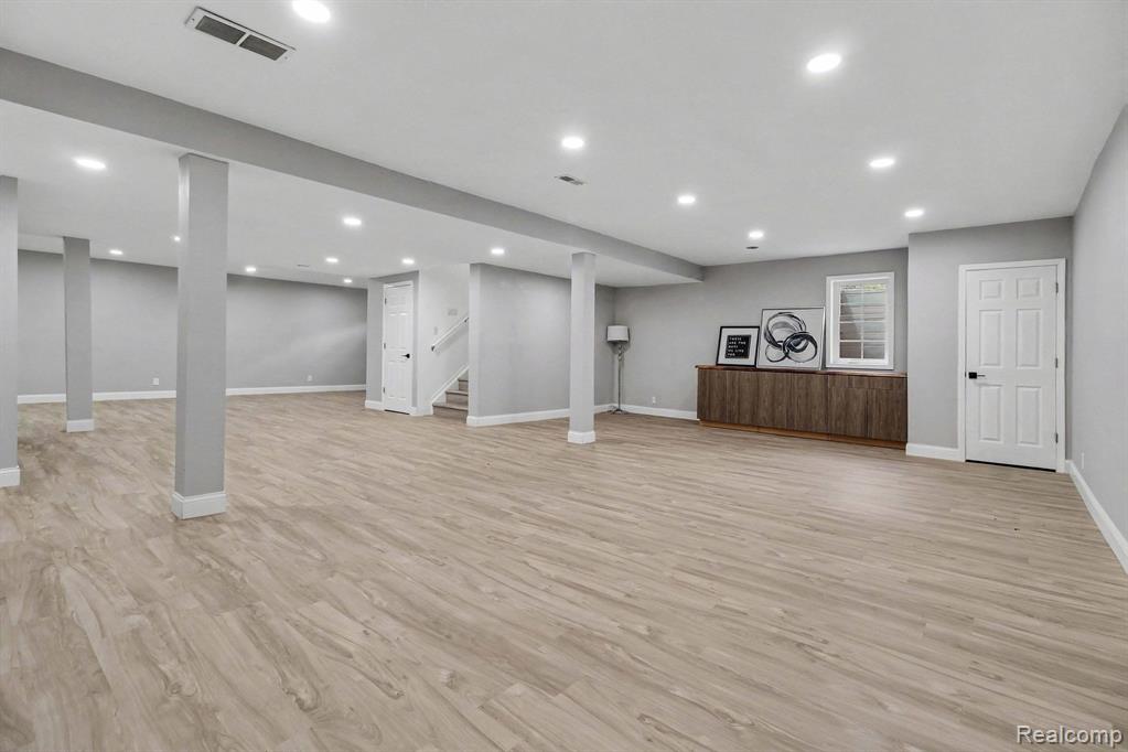 49756 Great Falls Road, Canton, MI 48188 — Photo 29