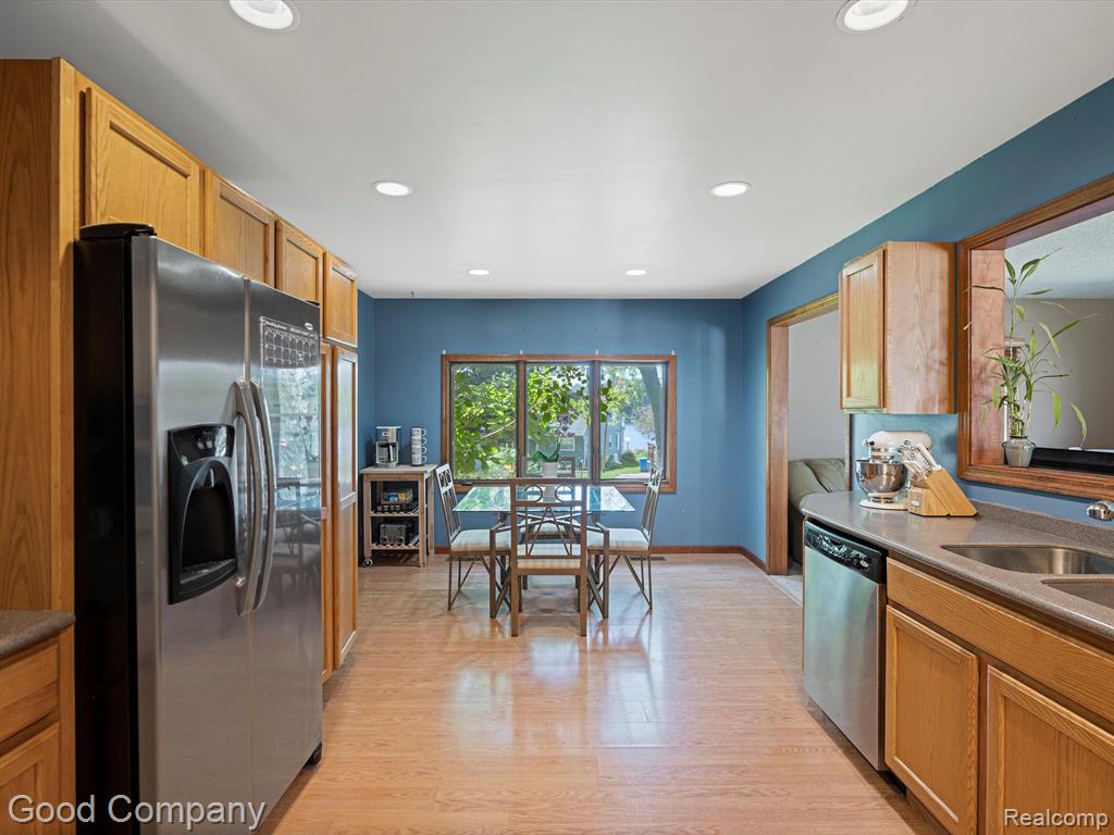210 SCHRUM Drive, Whitmore Lake, MI 48189 — Photo 9