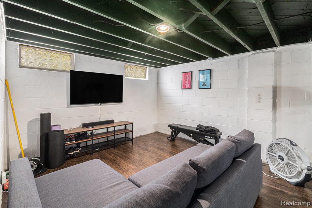 915 N Altadena Avenue, Royal Oak, MI 48067 — Photo 19