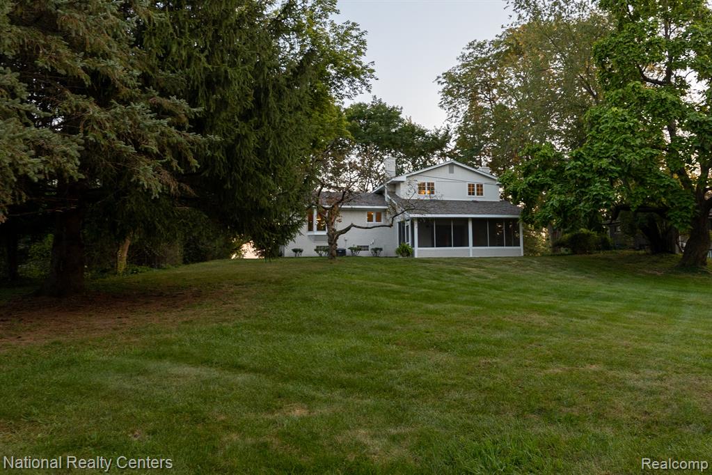6050 UPPER STRAITS Boulevard, West Bloomfield, MI 48324 — Photo 7