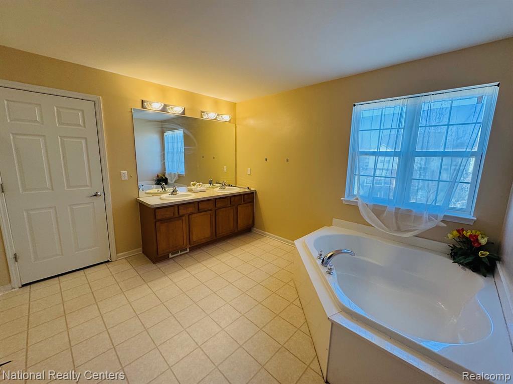 44900 Revere, Novi, MI — Photo 9