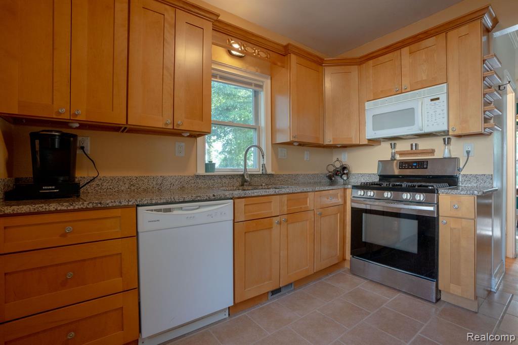515 Jay Street, St. Clair, MI 48079 — Photo 31