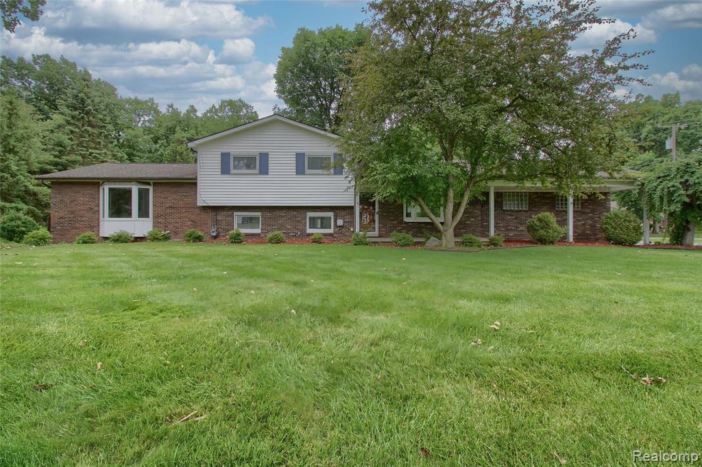 8695 Stout Avenue, Grosse Ile, MI 48138 — Photo 2