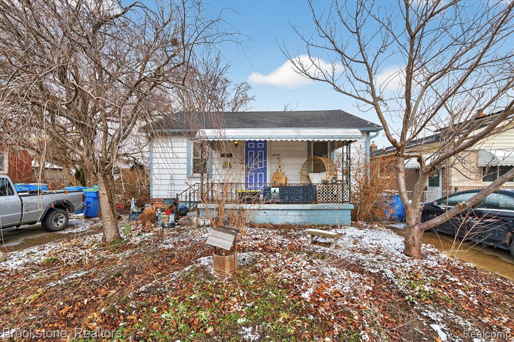 6027 Peck Avenue, Warren, MI 48092 — front exterior
