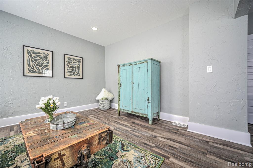602 S BROAD Street, Holly, MI 48442 — Photo 13