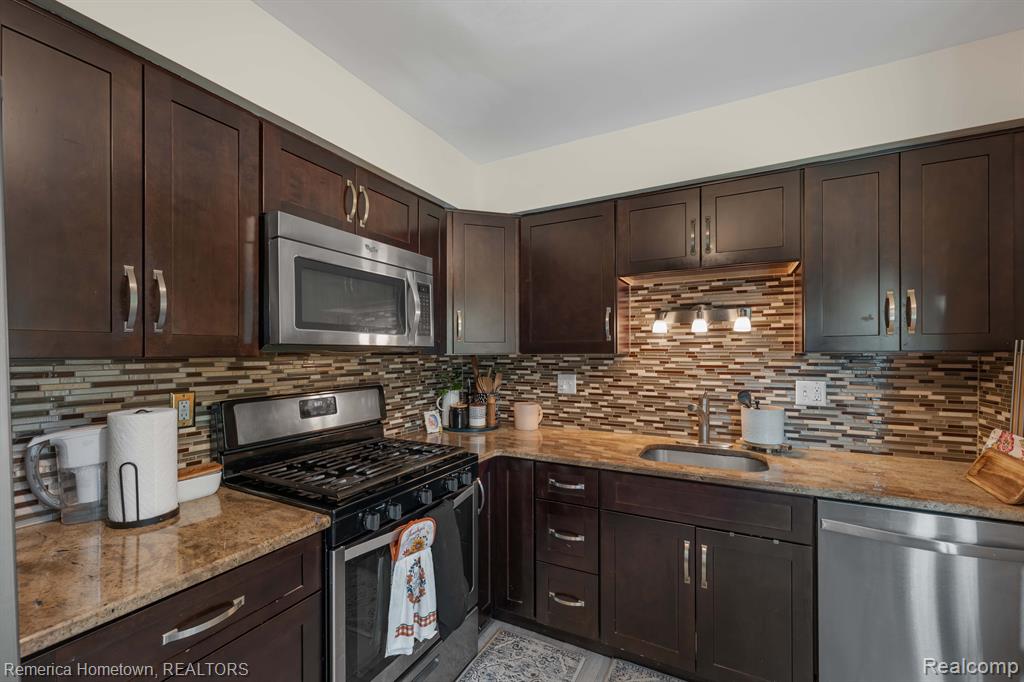 22529 CRANBROOKE Drive, Novi, MI — Photo 9