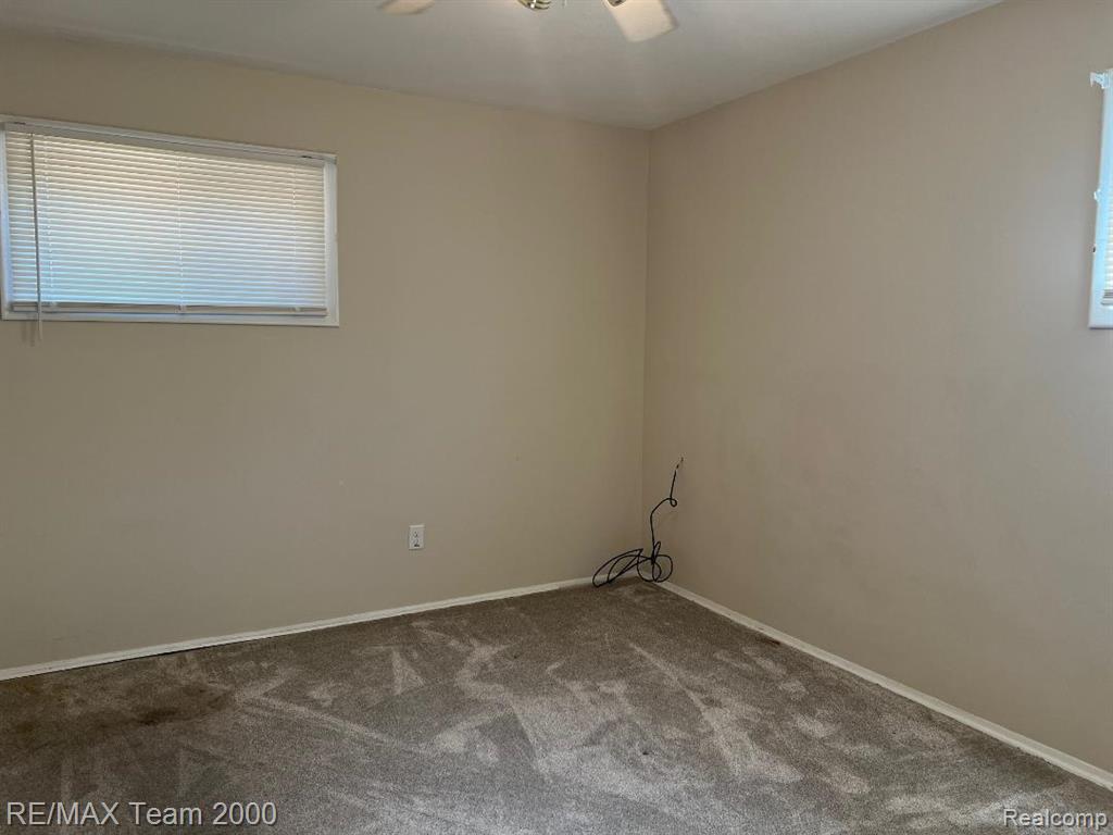 4919 MCKINLEY Street, Dearborn Heights, MI 48125 — Photo 12