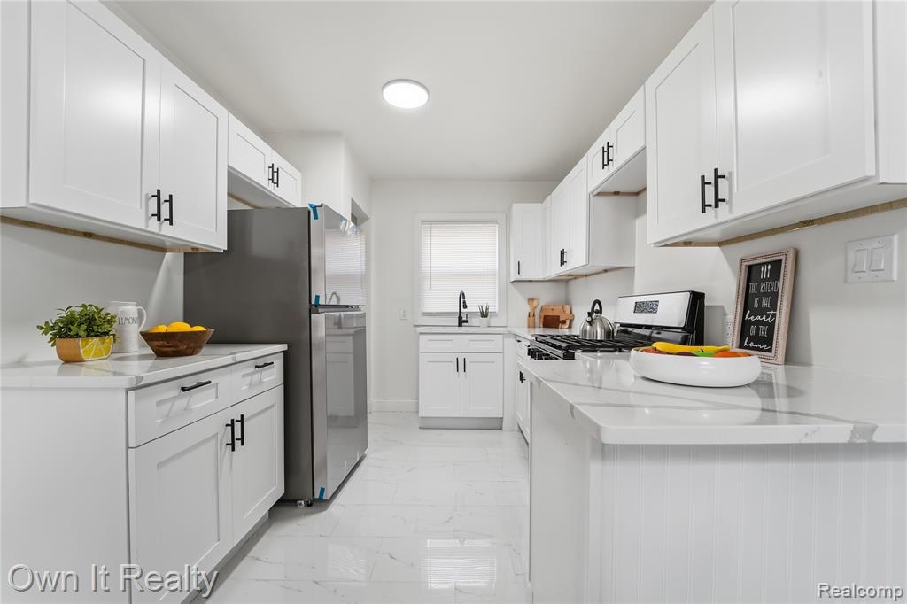 16884 Freeland Street, Detroit, MI 48235 — Photo 12