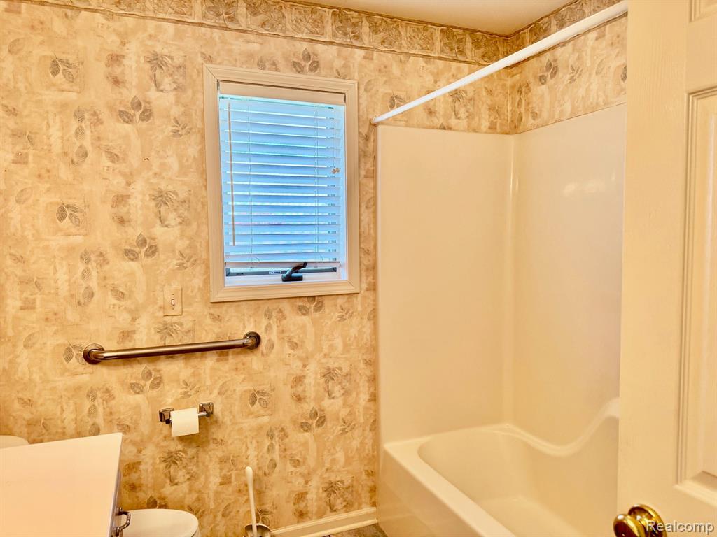 8505 Woodridge Drive, Davison, MI 48423 — Photo 40