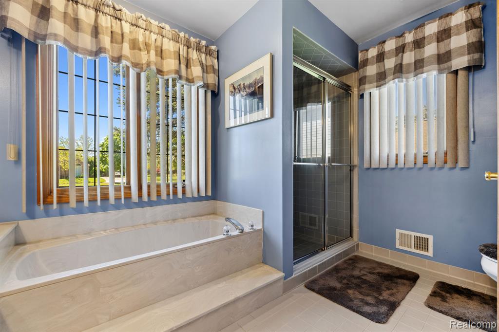 46941 SOUTHGATE Drive, Canton, MI 48188 — Photo 15