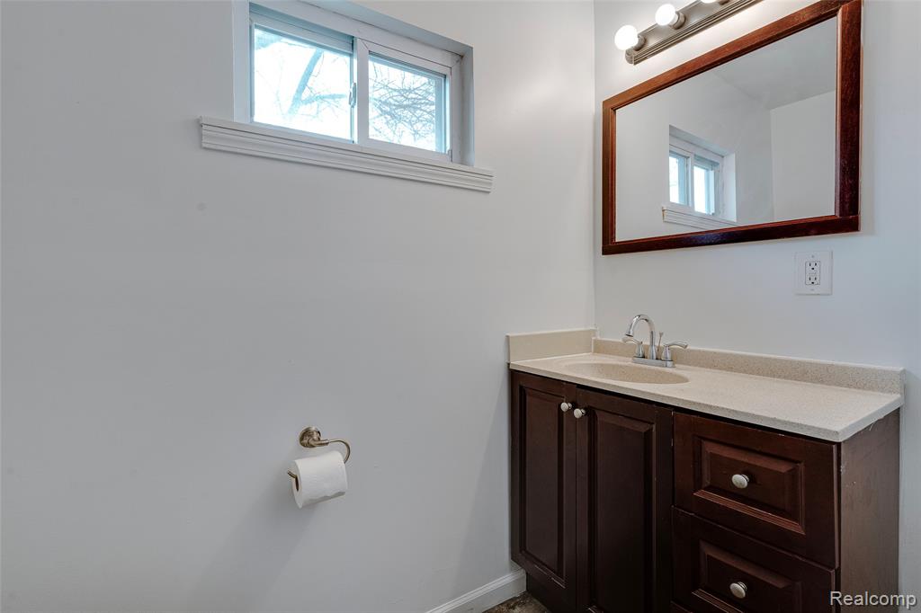 5645 N LINVILLE Street, Westland, MI — Photo 28