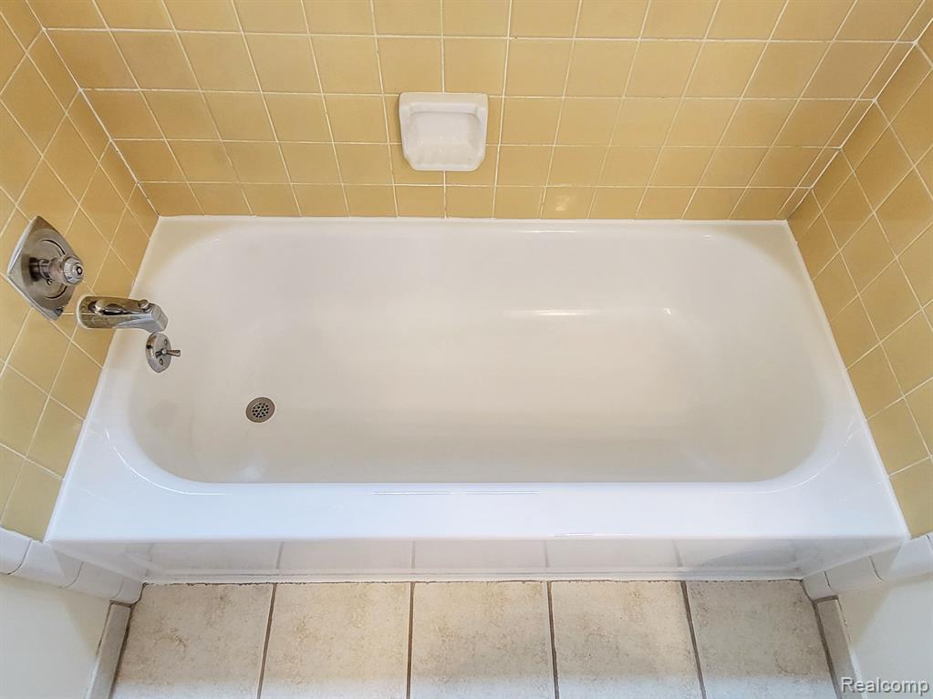 42608 Somerset, Canton, MI 48187 — Photo 15